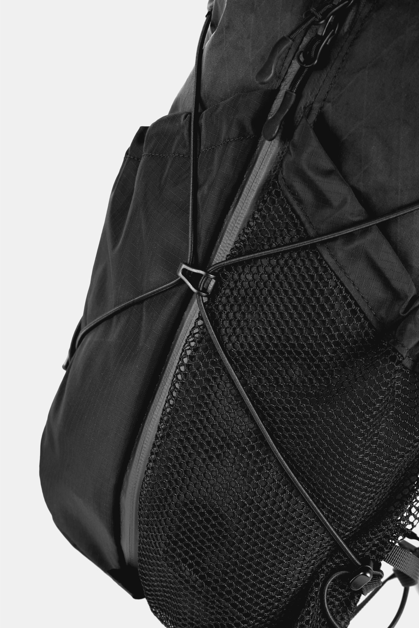 Carrier Pack 8L with Trail Vest Harness